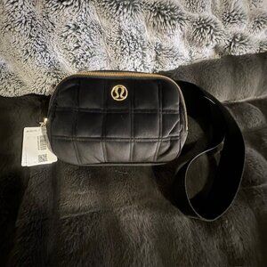 Lululemon Everywhere Belt Bag Black Quilted Velour NWT